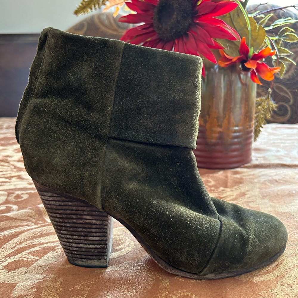 Rag and Bone Newbury Green Suede Booties, size 39 - Picture 4 of 9